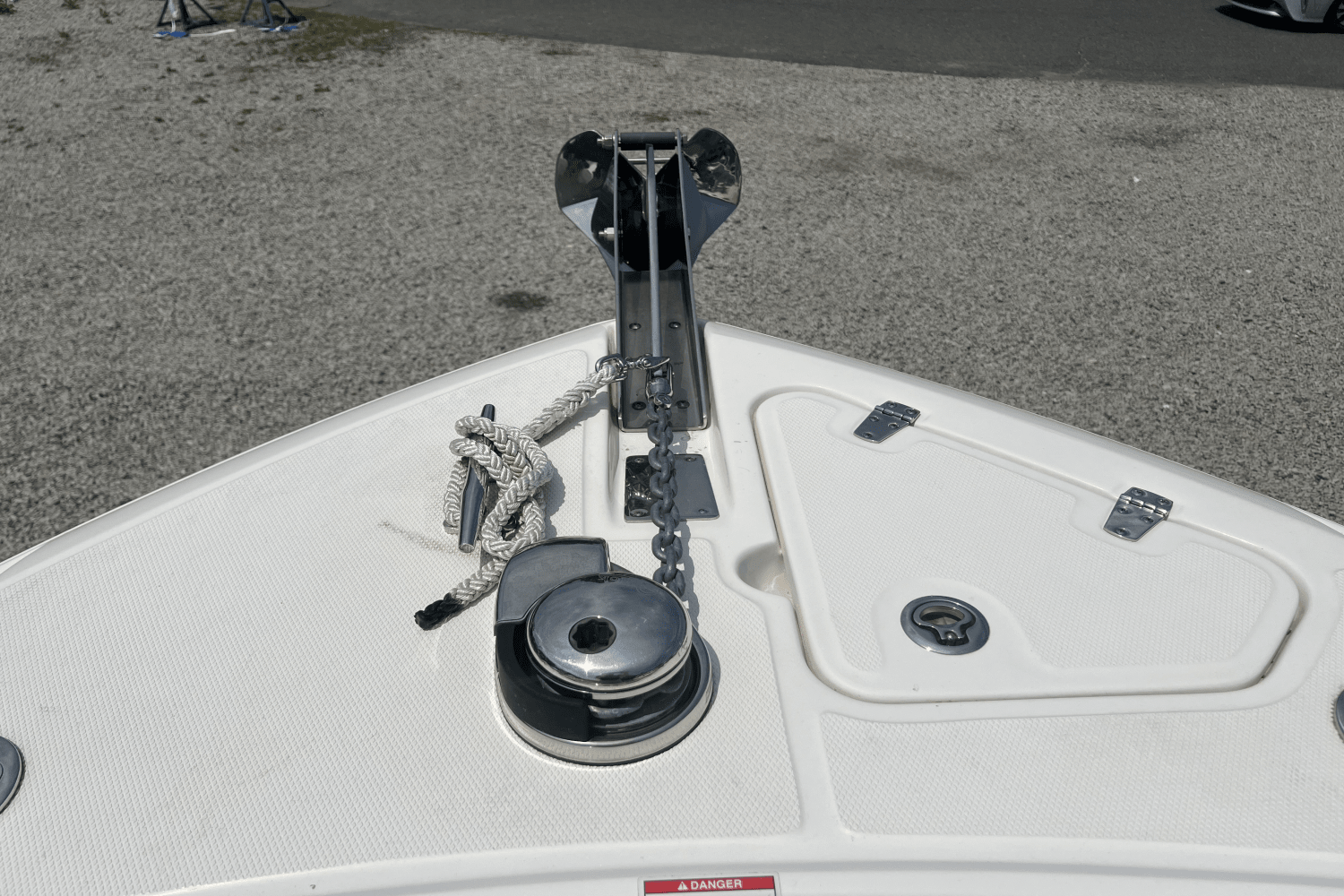 Slide: The Image of Boston Whaler 25 OUTRAGE 2022 - 12
