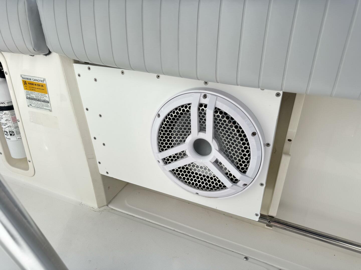 Slide: The Image of Boston Whaler 260 Outrage 2002 - 5638303