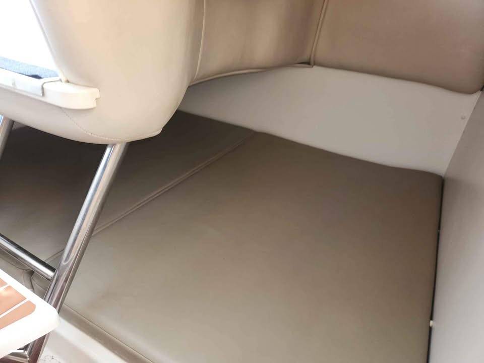 Slide: The Image of Boston Whaler 26 Conquest 2001 - 15424689