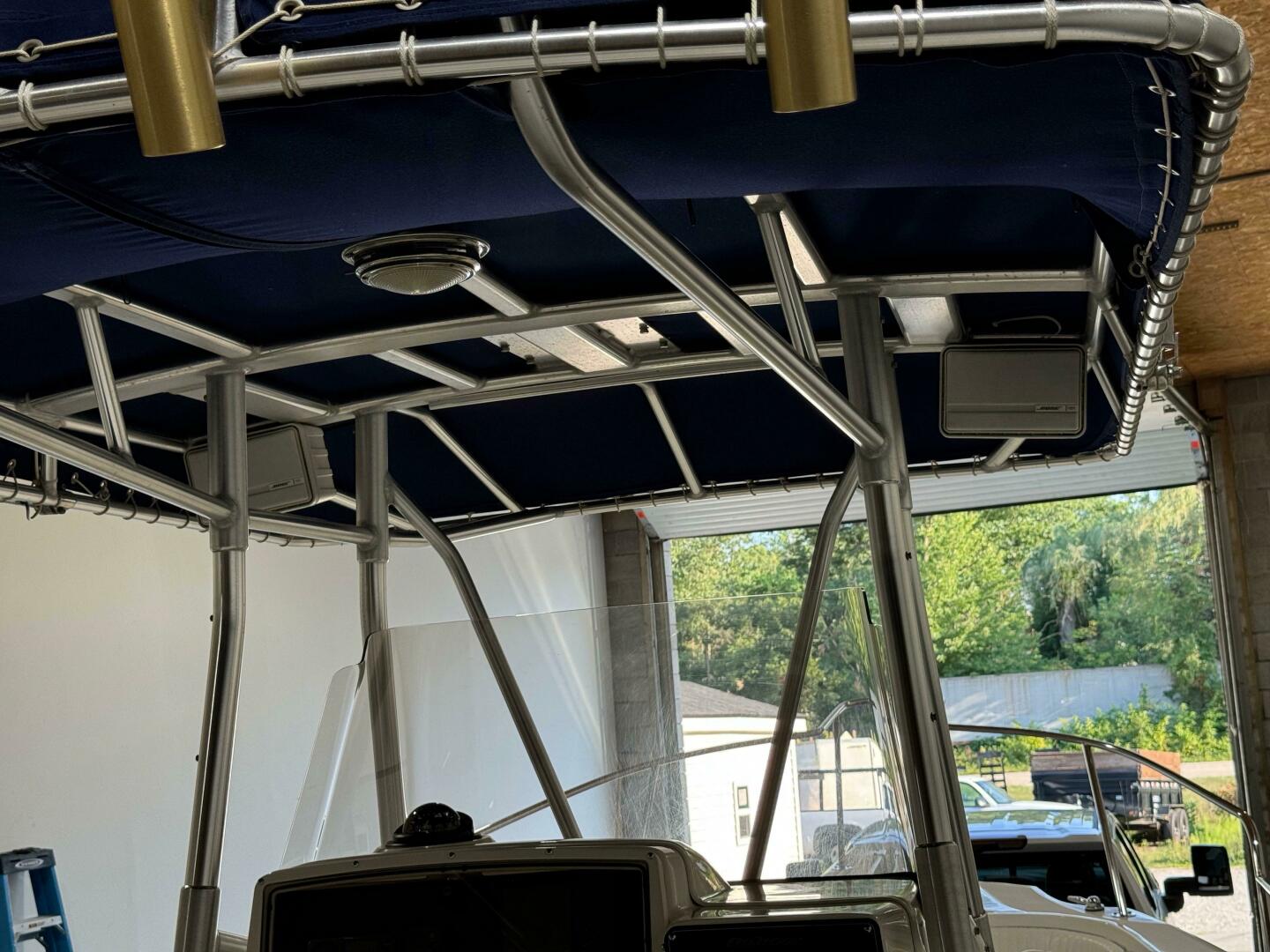 Slide: The Image of Boston Whaler 26 Outrage 2001 - 4730414