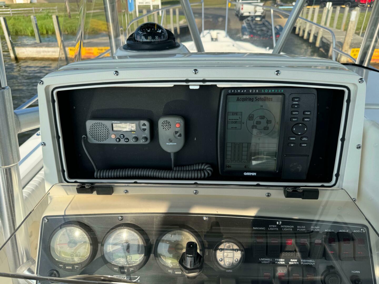 Slide: The Image of Boston Whaler 26 Outrage 2001 - 4730401