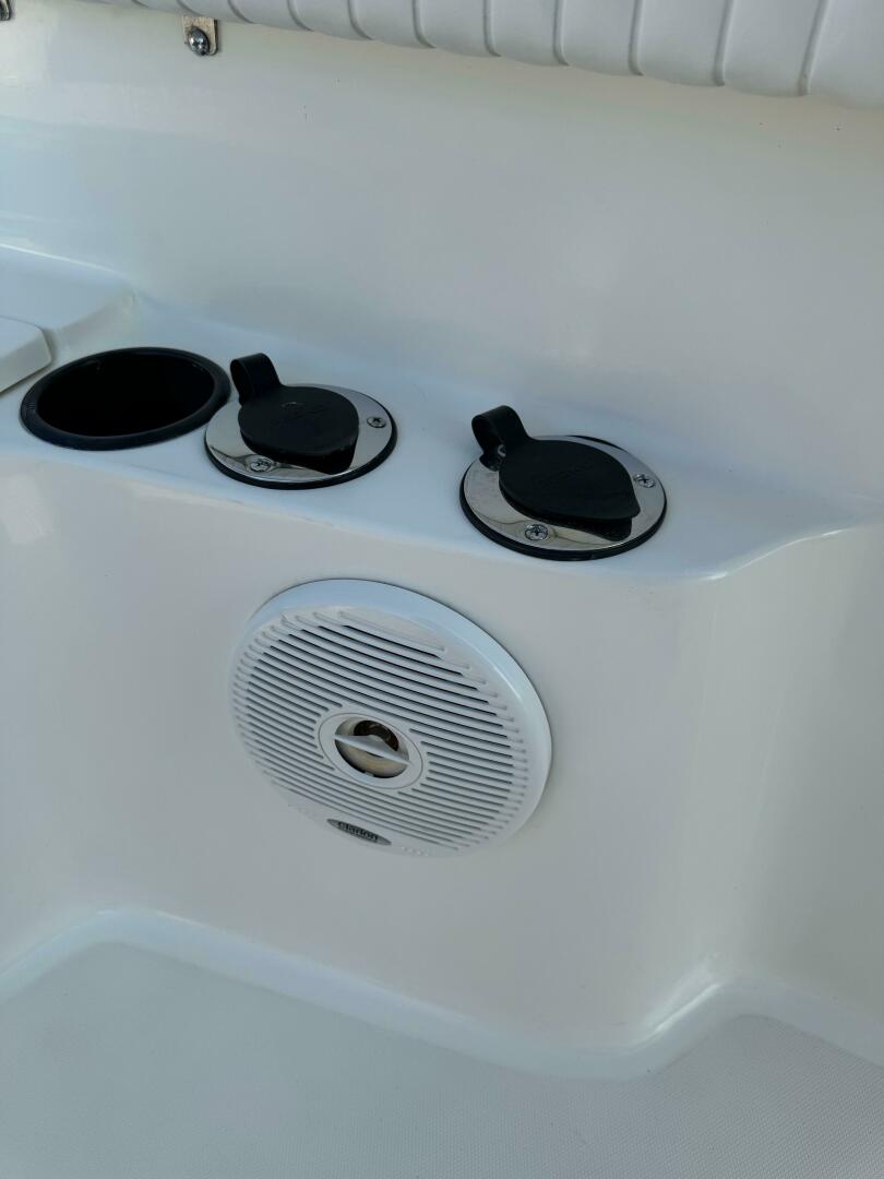 Slide: The Image of Boston Whaler 26 Outrage 2001 - 4730408