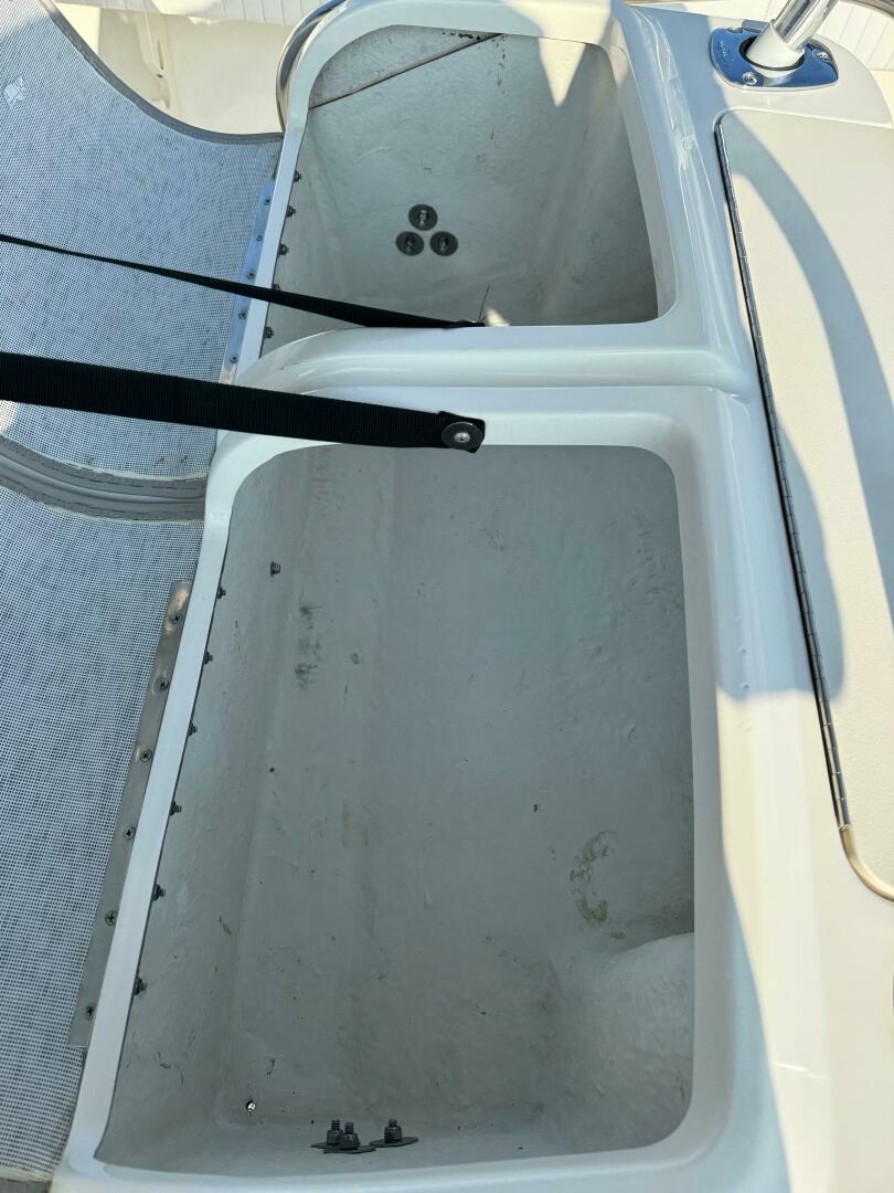 Slide: The Image of Boston Whaler 26 Outrage 2001 - 4730410