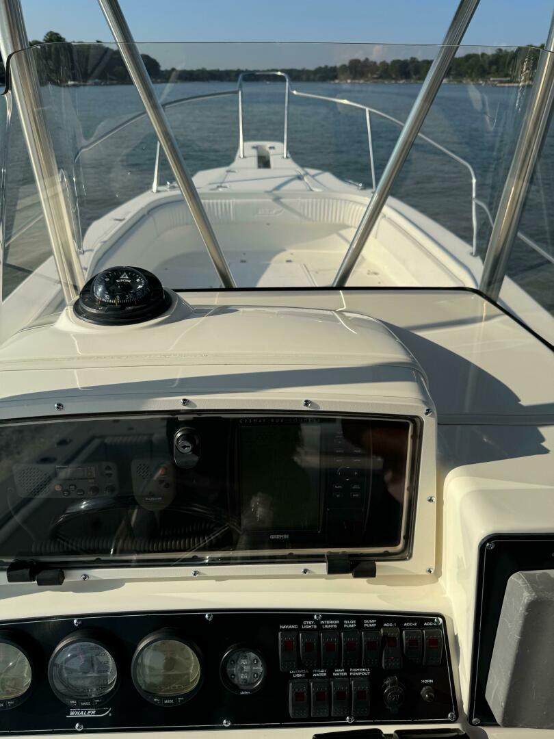 Slide: The Image of Boston Whaler 26 Outrage 2001 - 4730412