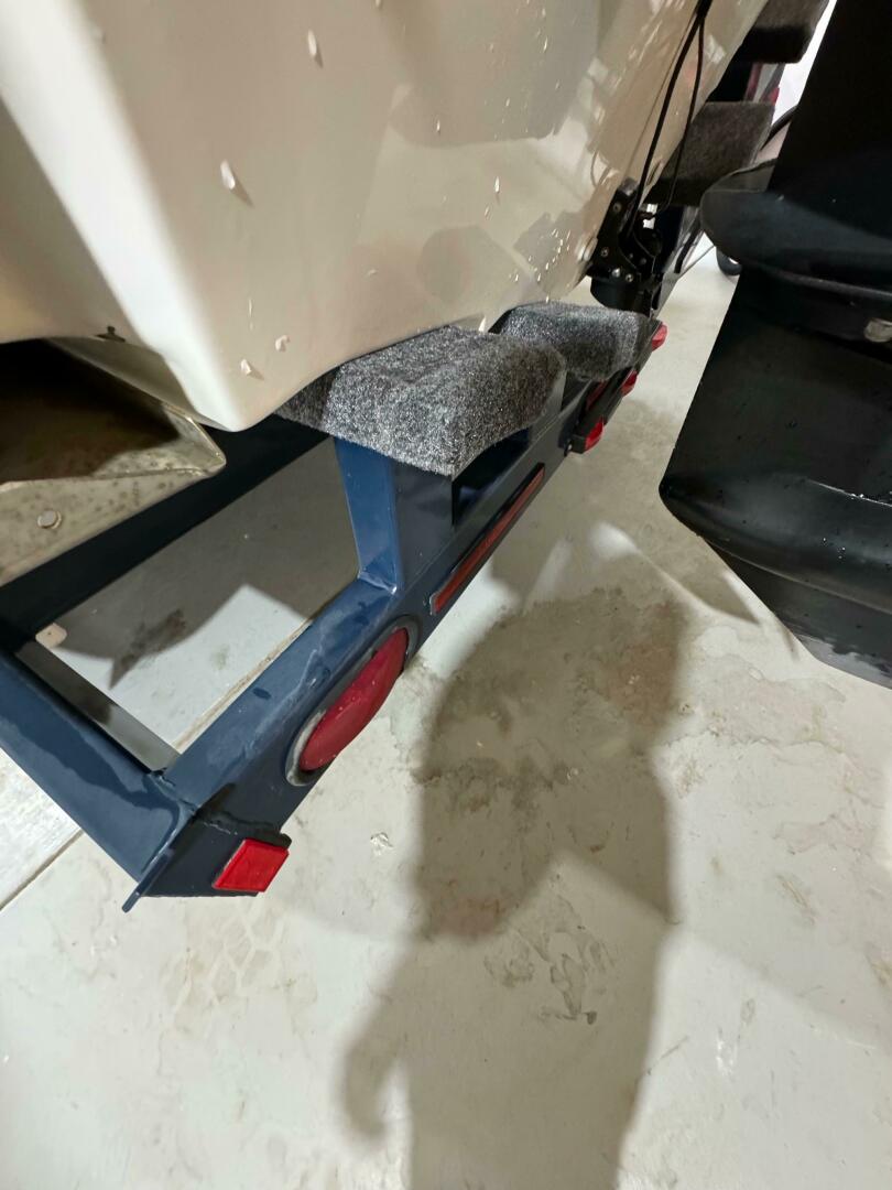 Slide: The Image of Boston Whaler 26 Outrage 2001 - 4730419