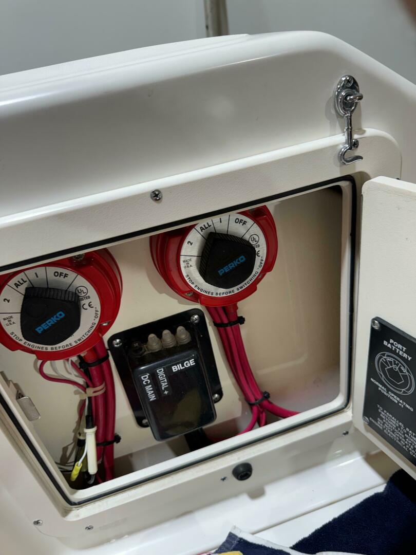 Slide: The Image of Boston Whaler 26 Outrage 2001 - 4730425