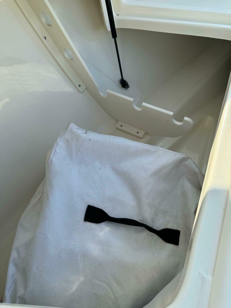 Slide: The Image of Boston Whaler 26 Outrage 2001 - 4730430