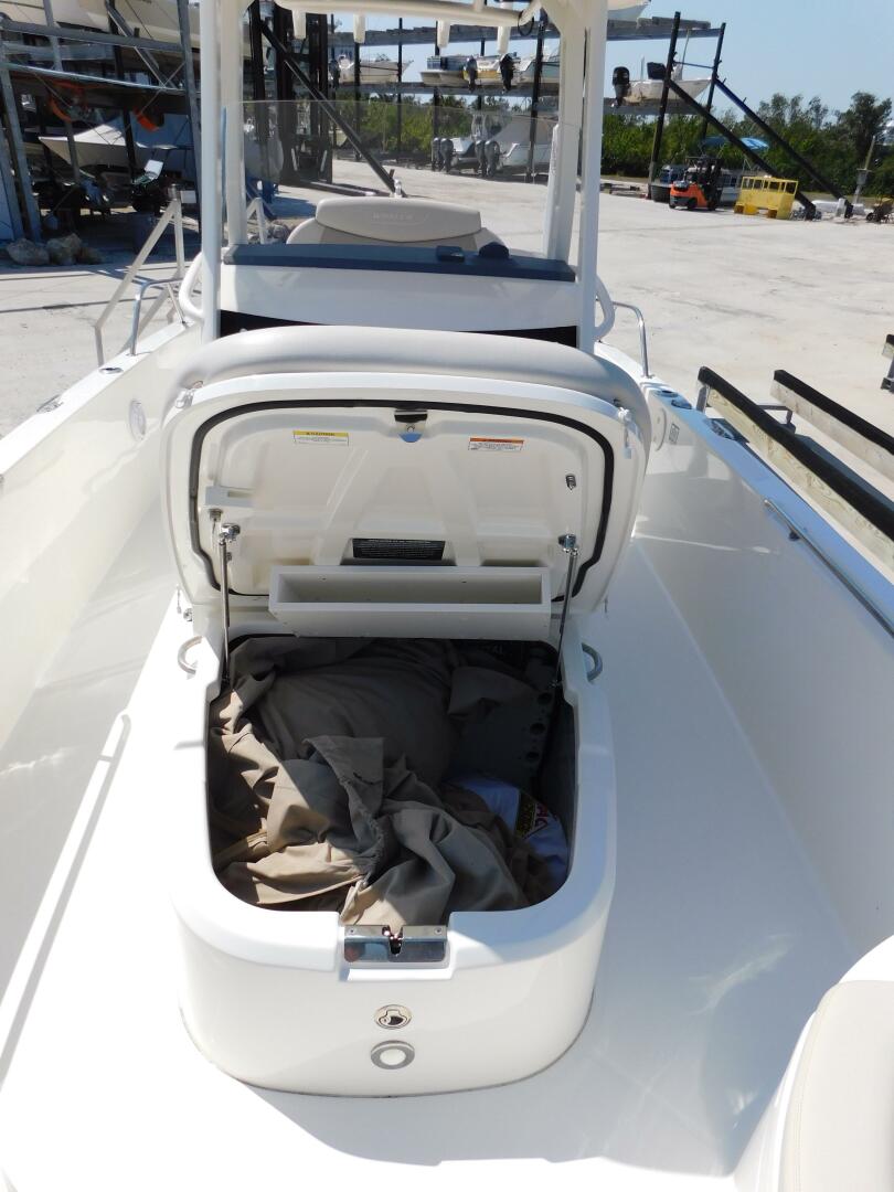 Slide: The Image of Boston Whaler 27 2017 - 5080573