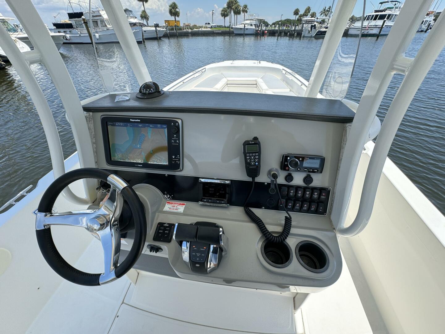 Slide: The Image of 2014 Boston Whaler 270 Dauntless - 4577797