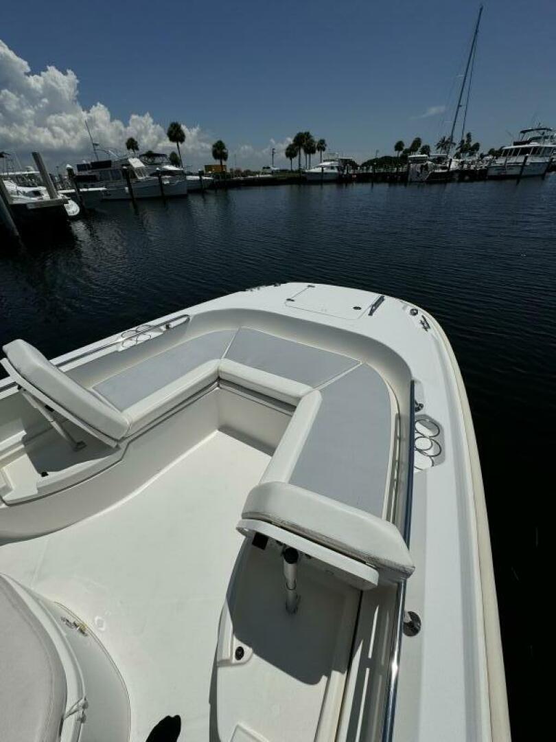 Slide: The Image of 2014 Boston Whaler 270 Dauntless - 4577792