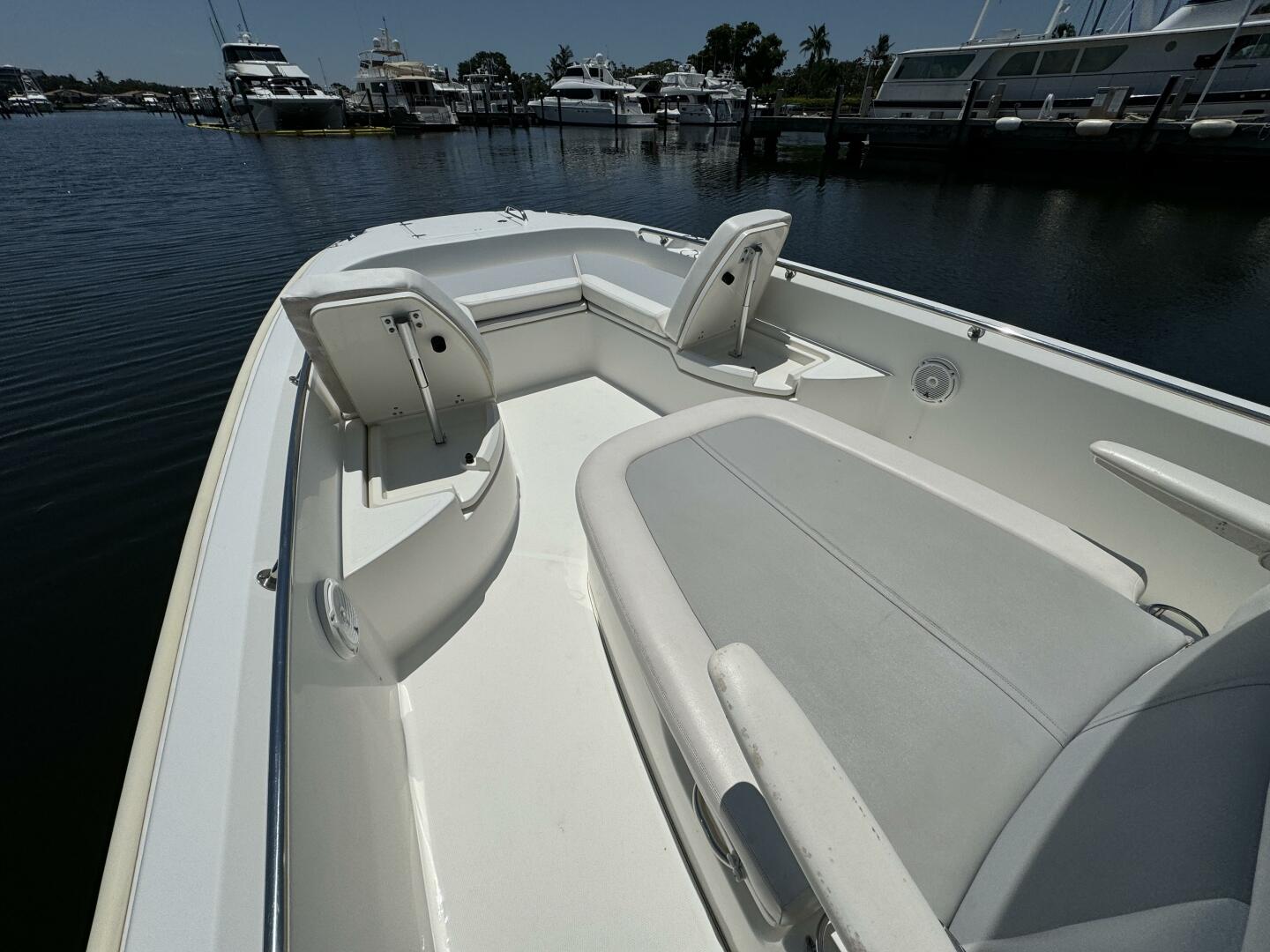 Slide: The Image of 2014 Boston Whaler 270 Dauntless - 4577787