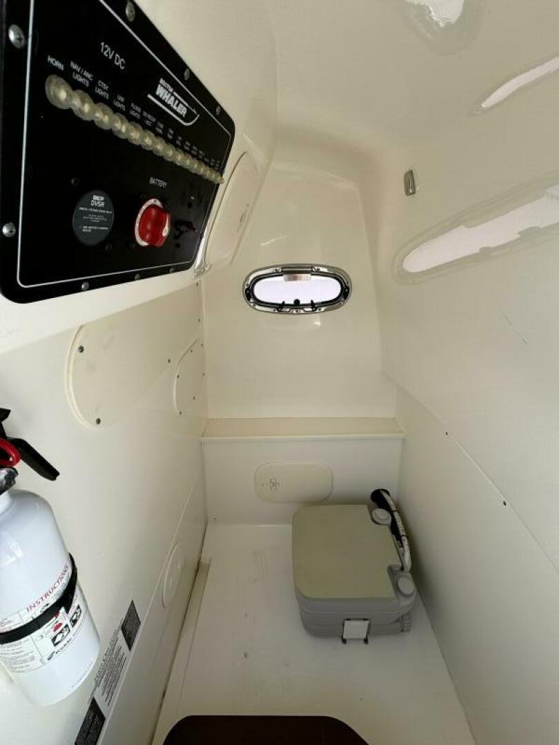 Slide: The Image of 2014 Boston Whaler 270 Dauntless - 4577785