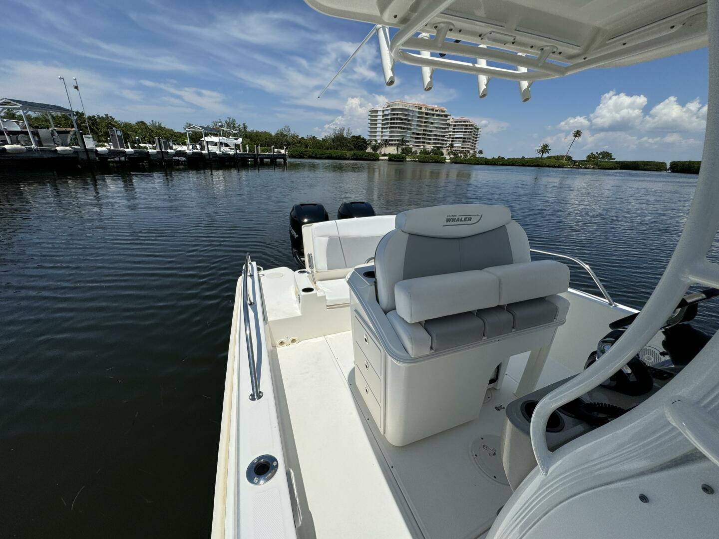Slide: The Image of 2014 Boston Whaler 270 Dauntless - 4577794
