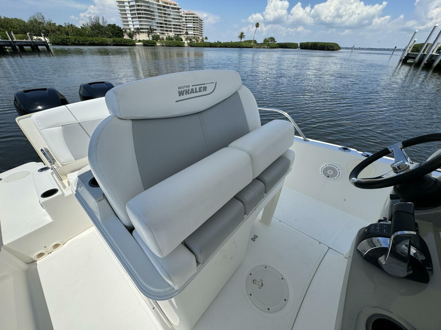 Slide: The Image of 2014 Boston Whaler 270 Dauntless - 4577796
