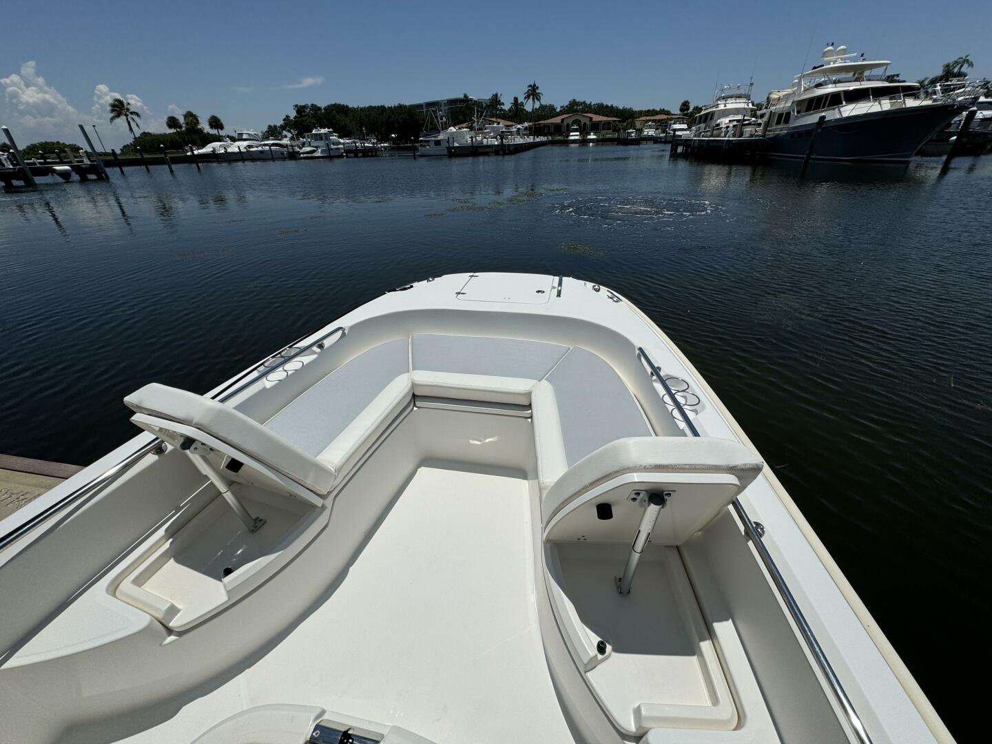 Slide: The Image of 2014 Boston Whaler 270 Dauntless - 4577782