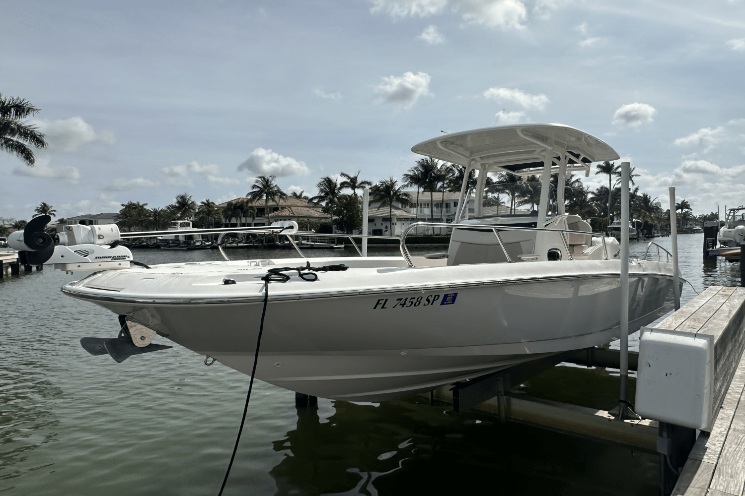 Slide: The Image of Boston Whaler 270 DAUNTLESS 2019 - 1