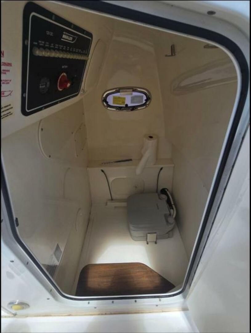Slide: The Image of Boston Whaler 270 Dauntless 2019 - 5615905