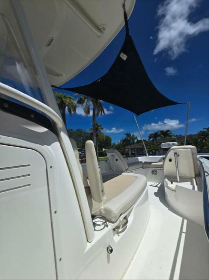 Slide: The Image of Boston Whaler 270 Dauntless 2019 - 5615908