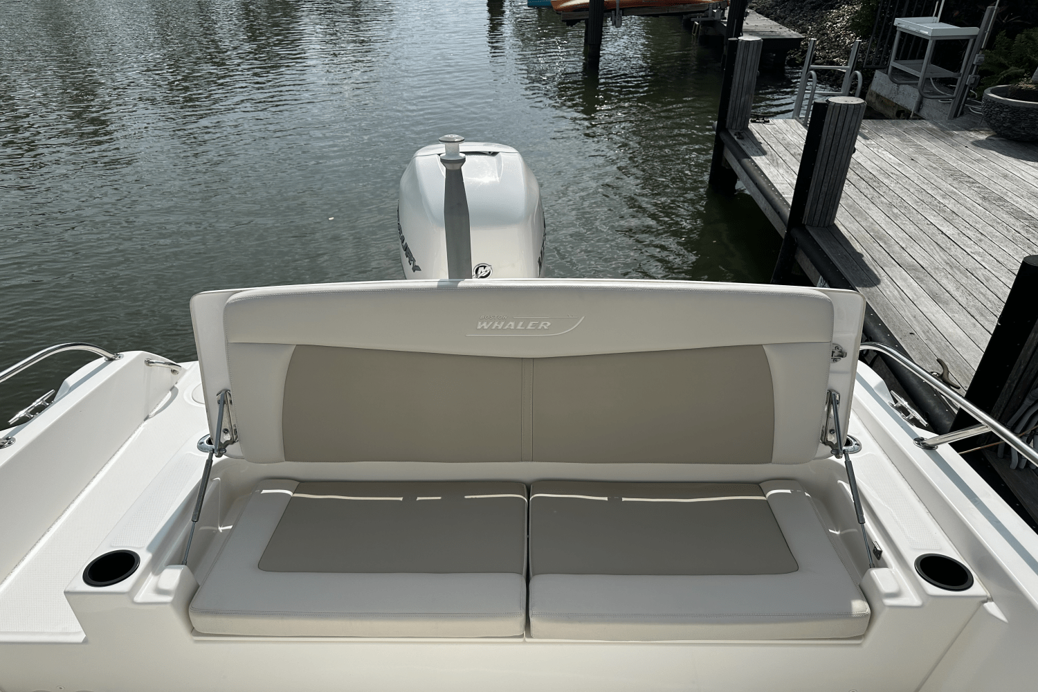 Slide: The Image of Boston Whaler 270 DAUNTLESS 2019 - 13