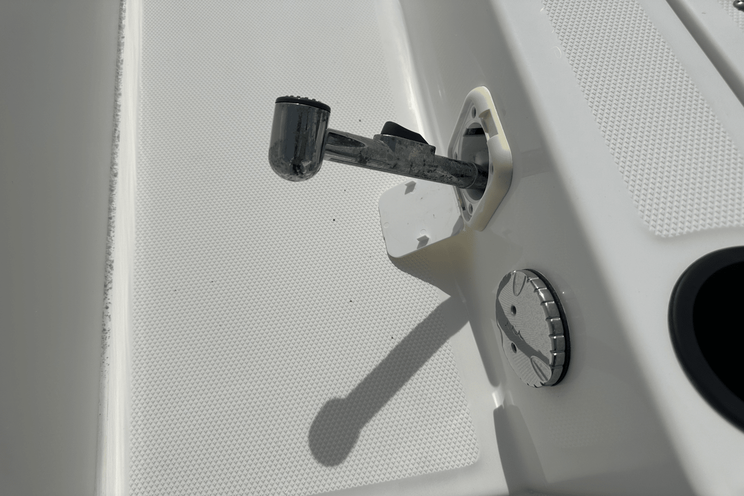 Slide: The Image of Boston Whaler 270 DAUNTLESS 2019 - 18