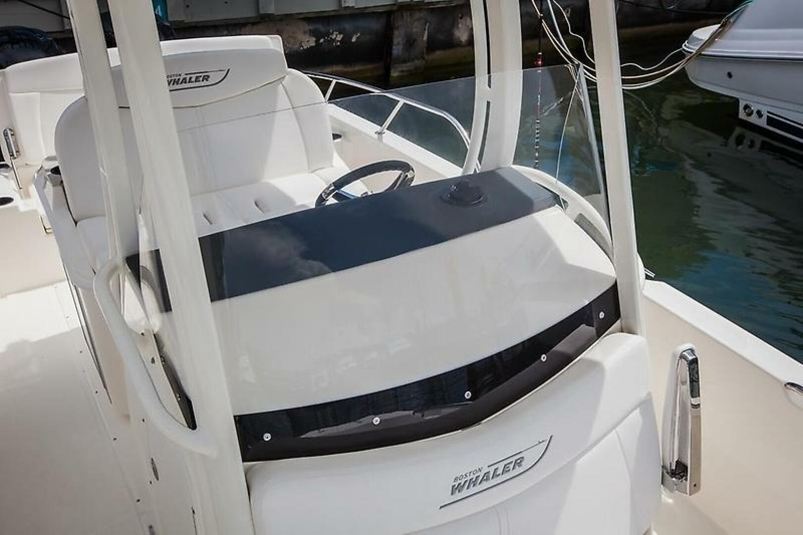 Slide: The Image of Boston Whaler 270 Dauntless 2019 - 5615947