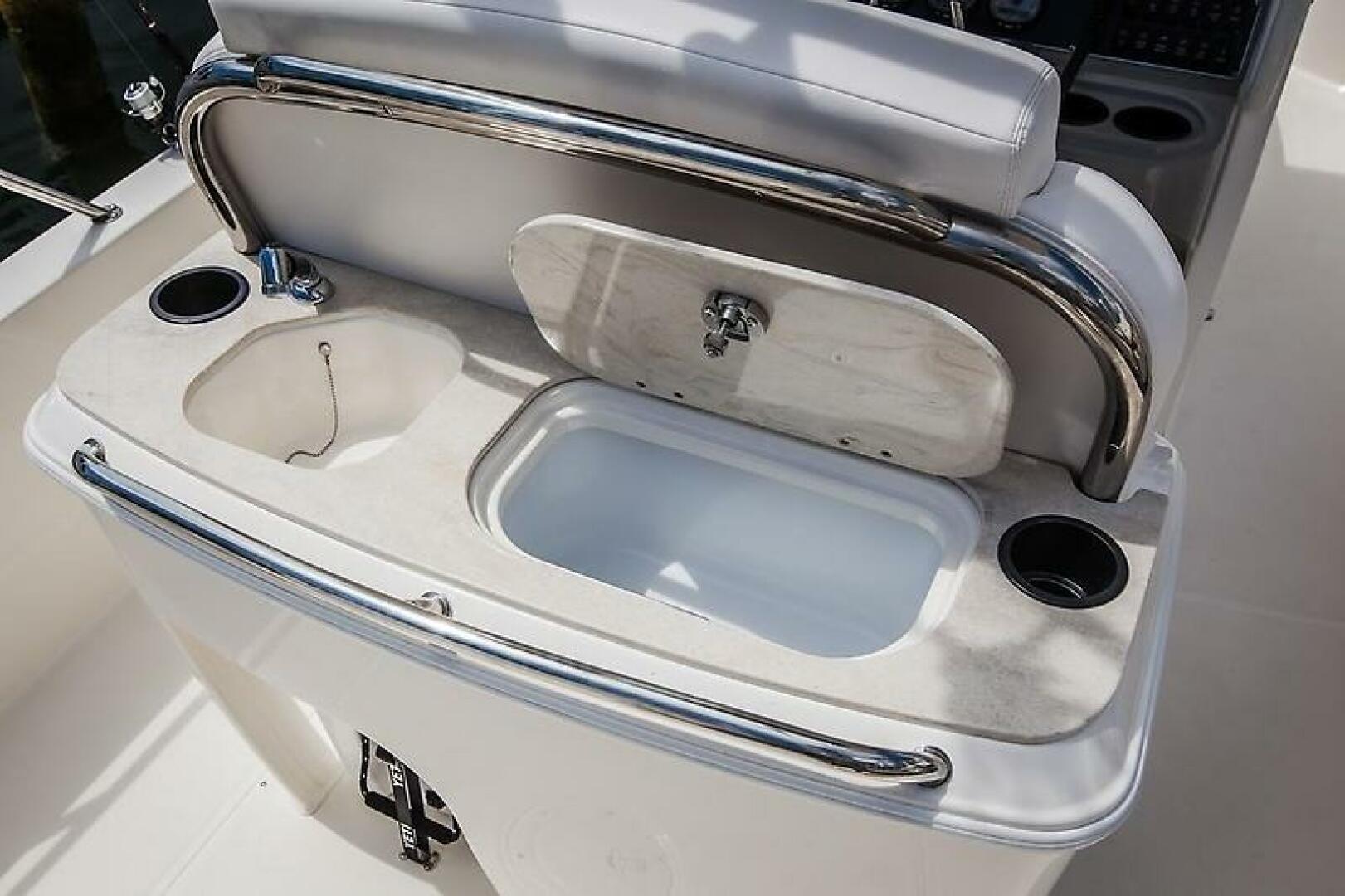 Slide: The Image of Boston Whaler 270 Dauntless 2019 - 5615958
