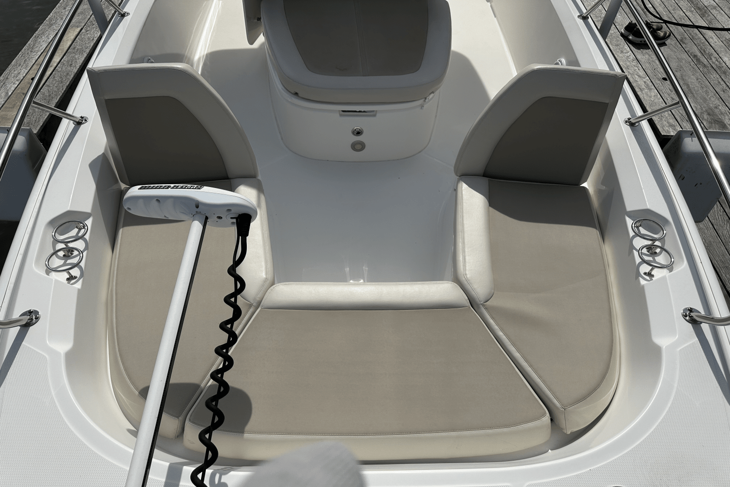 Slide: The Image of Boston Whaler 270 DAUNTLESS 2019 - 30