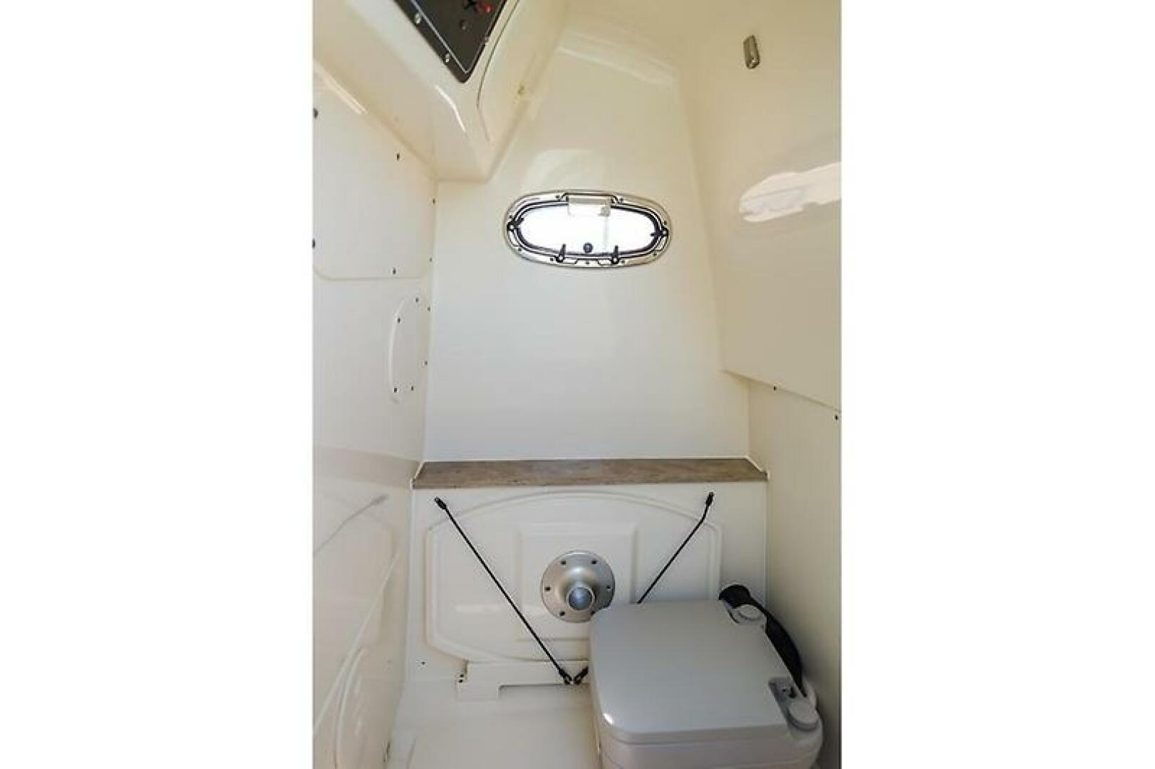 Slide: The Image of Boston Whaler 270 Dauntless 2019 - 5615965