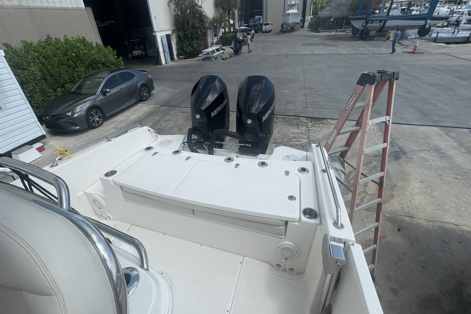 Slide: The Image of Boston Whaler 270 DAUNTLESS 2022 - 34