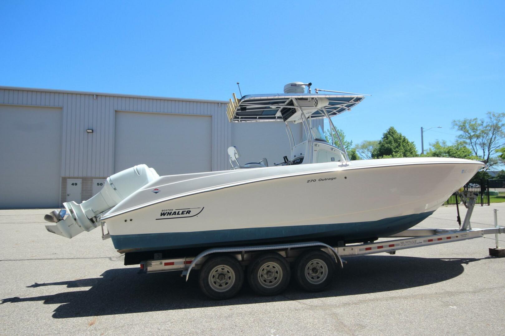 Slide: The Image of Boston Whaler 270 Outrage w/trailer 2004 - 5152443