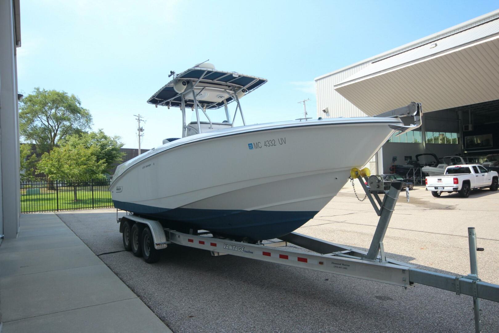 Slide: The Image of Boston Whaler 270 Outrage w/trailer 2004 - 5152457