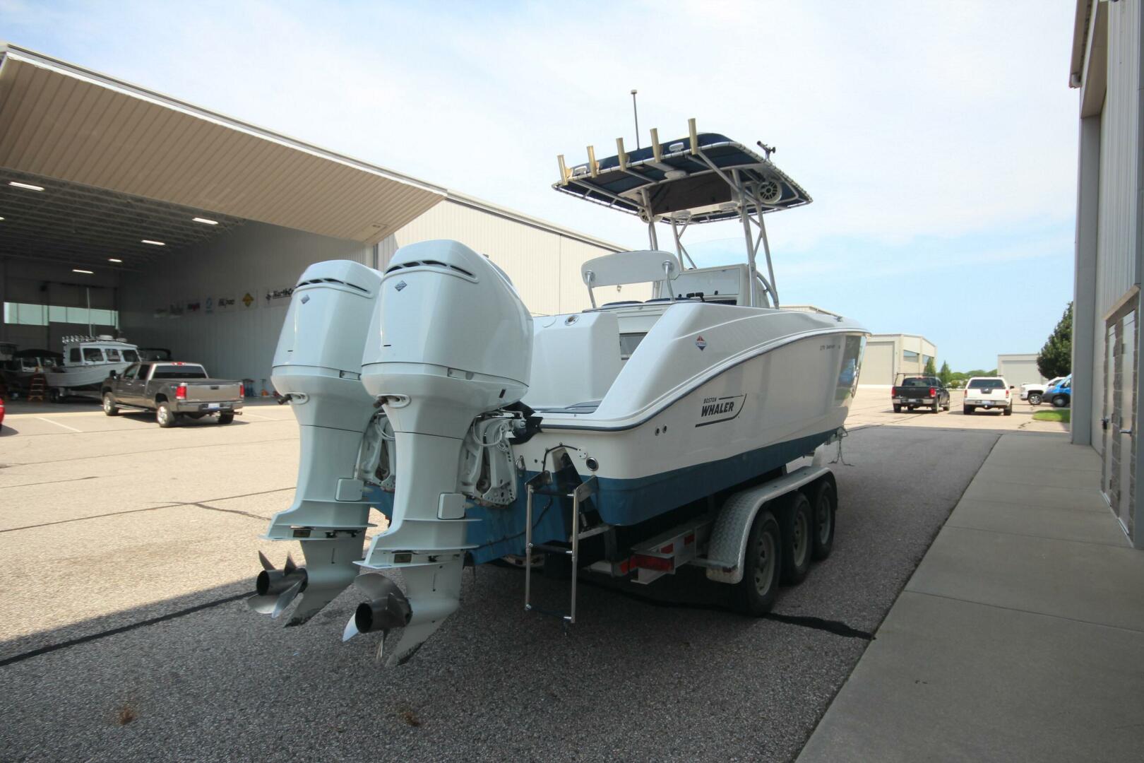 Slide: The Image of Boston Whaler 270 Outrage w/trailer 2004 - 5152458