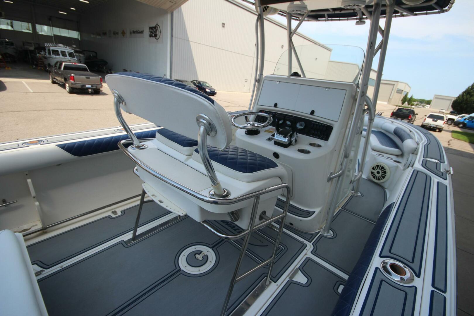 Slide: The Image of Boston Whaler 270 Outrage w/trailer 2004 - 5152467