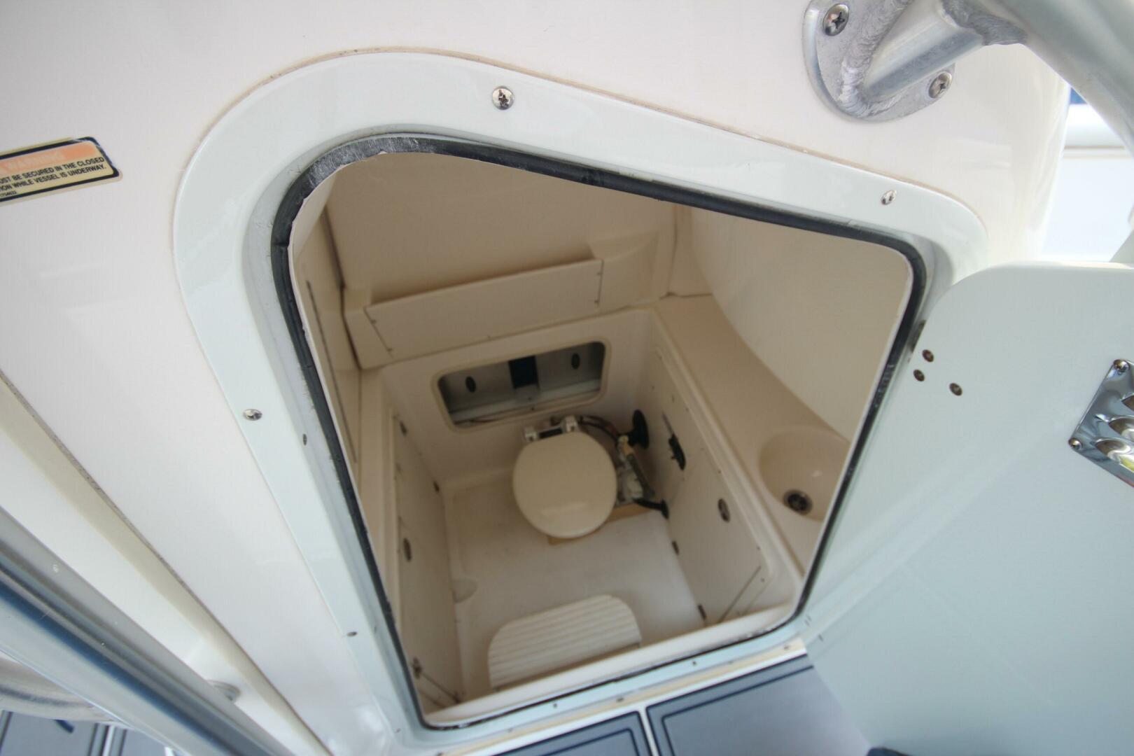 Slide: The Image of Boston Whaler 270 Outrage w/trailer 2004 - 5152474