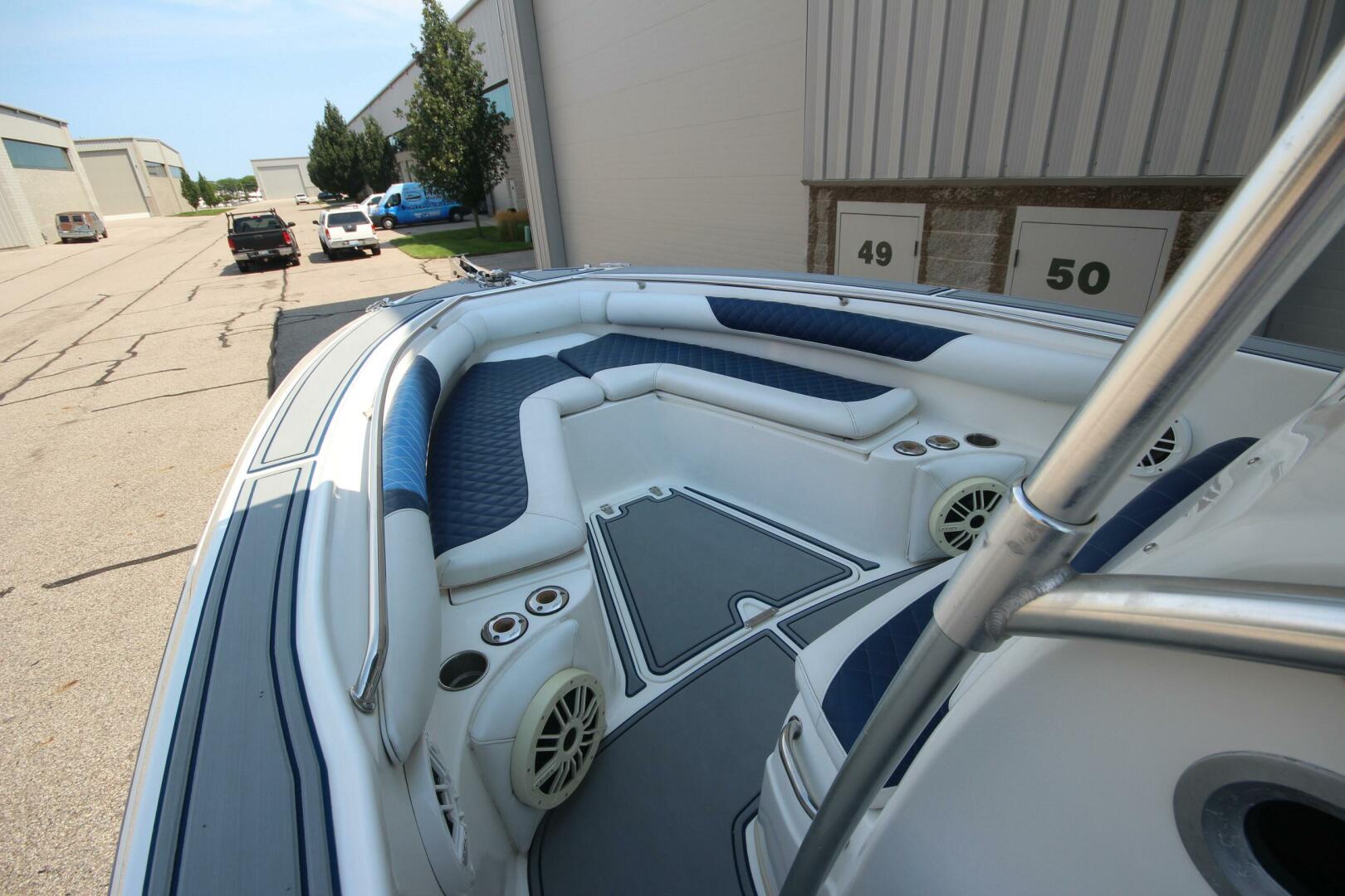 Slide: The Image of Boston Whaler 270 Outrage w/trailer 2004 - 5152475