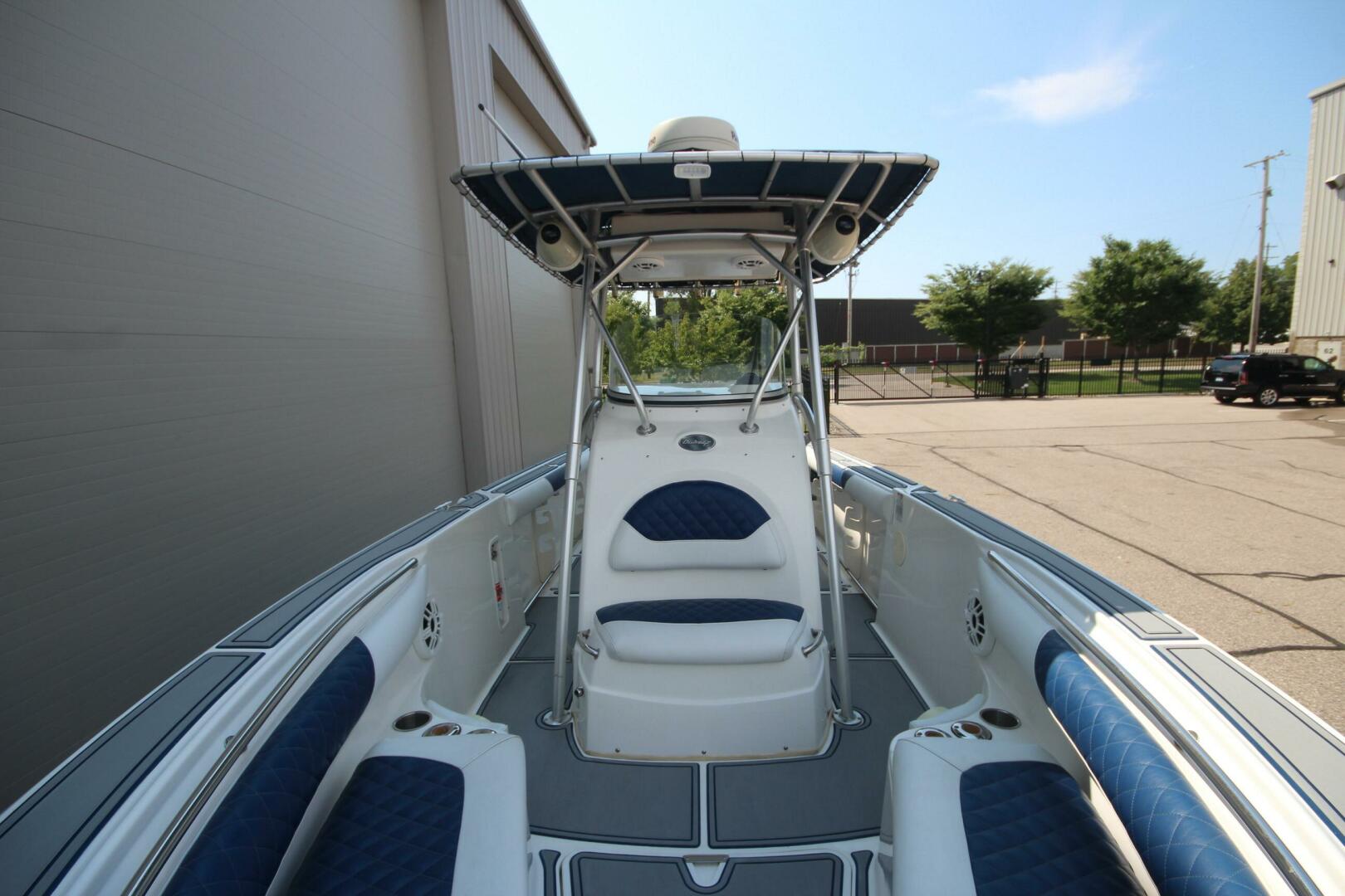 Slide: The Image of Boston Whaler 270 Outrage w/trailer 2004 - 5152477