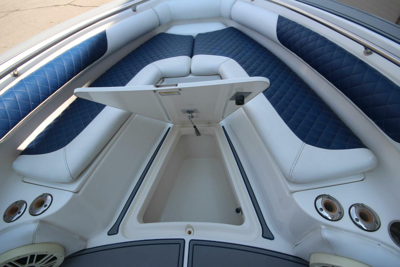 Slide: The Image of Boston Whaler 270 Outrage w/trailer 2004 - 5152479