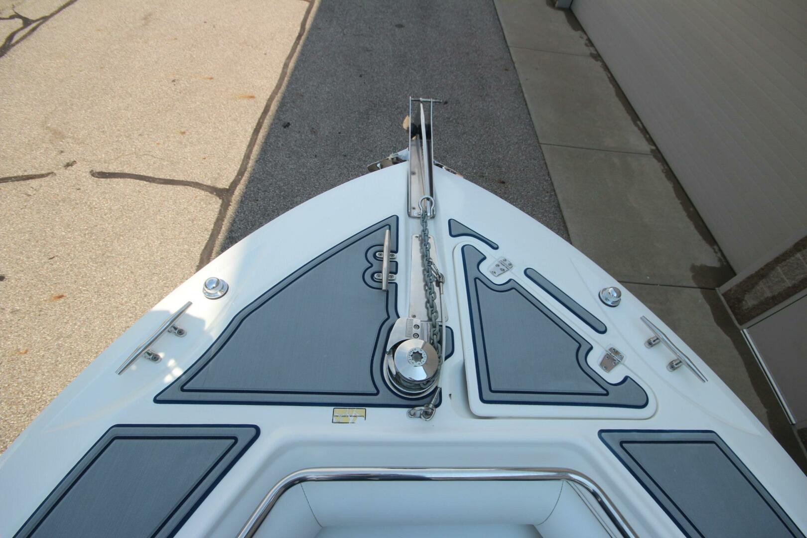 Slide: The Image of Boston Whaler 270 Outrage w/trailer 2004 - 5152481