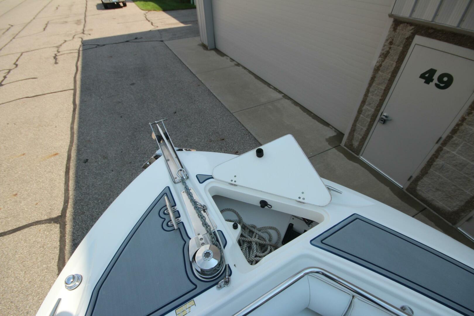 Slide: The Image of Boston Whaler 270 Outrage w/trailer 2004 - 5152482