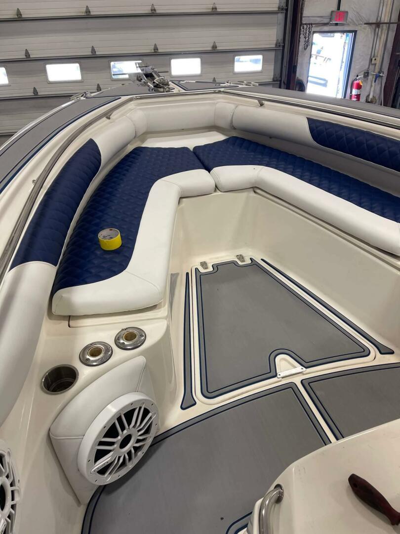 Slide: The Image of Boston Whaler 270 Outrage w/trailer 2004 - 5152483