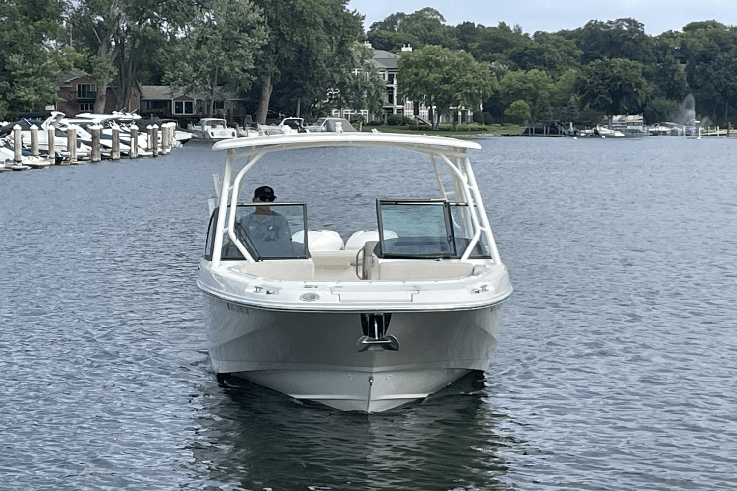 Slide: The Image of Boston Whaler 270 Vantage 2017 - 10