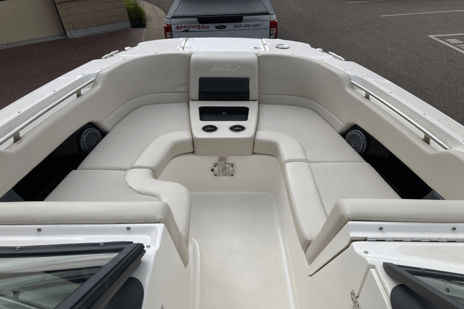 Slide: The Image of Boston Whaler 270 Vantage 2017 - 23