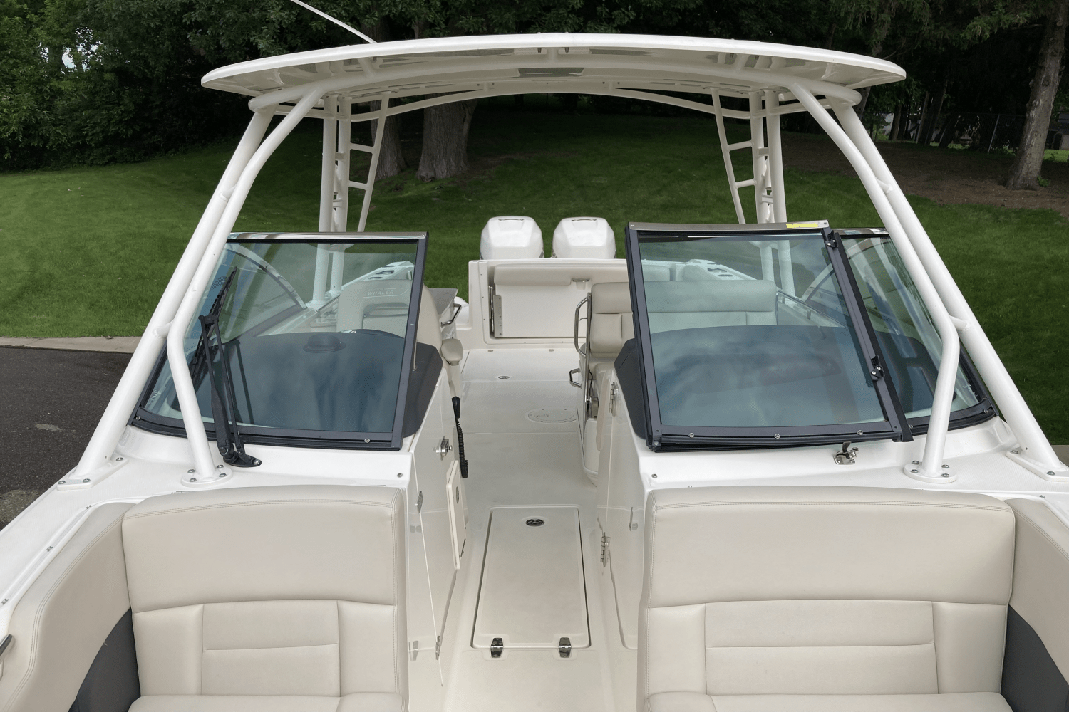 Slide: The Image of Boston Whaler 270 Vantage 2017 - 29