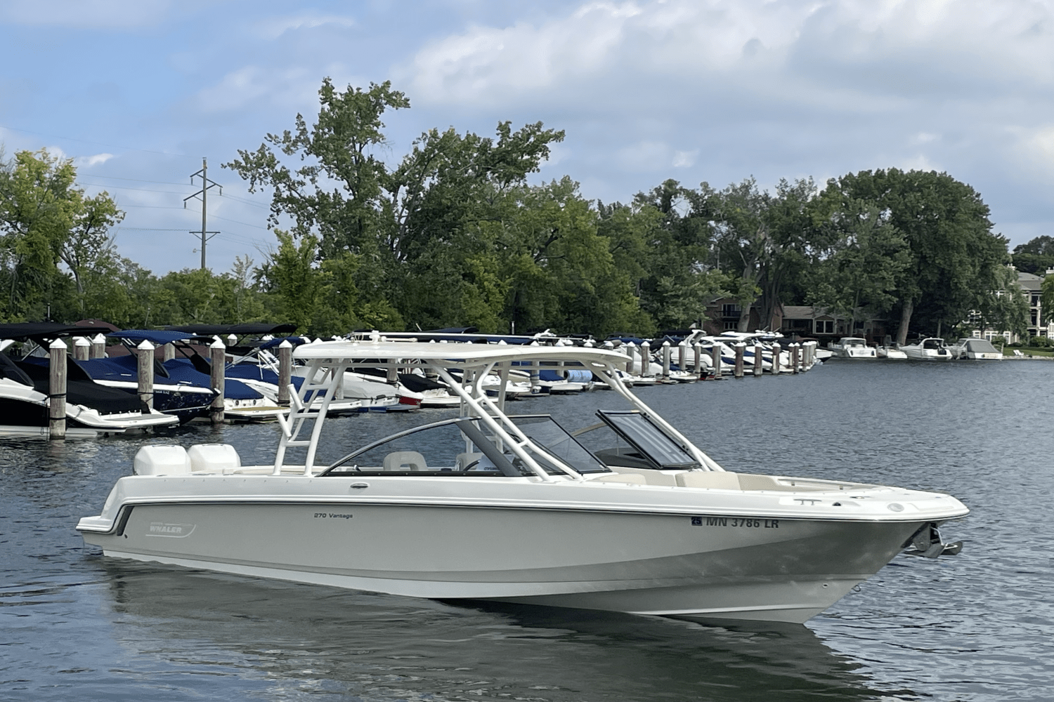 Slide: The Image of Boston Whaler 270 Vantage 2017 - 9