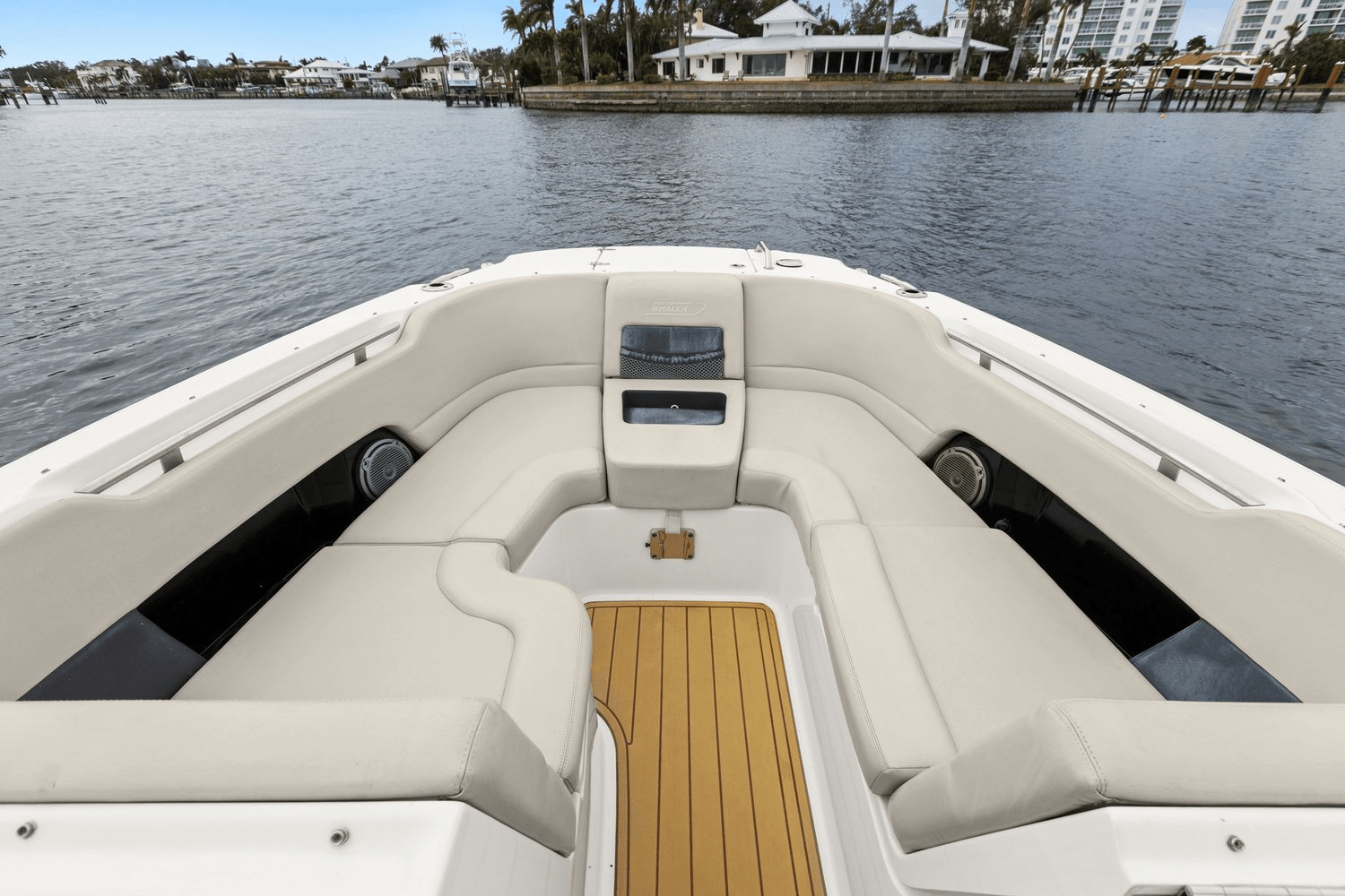 Slide: The Image of Boston Whaler 270 VANTAGE 2018 - 12