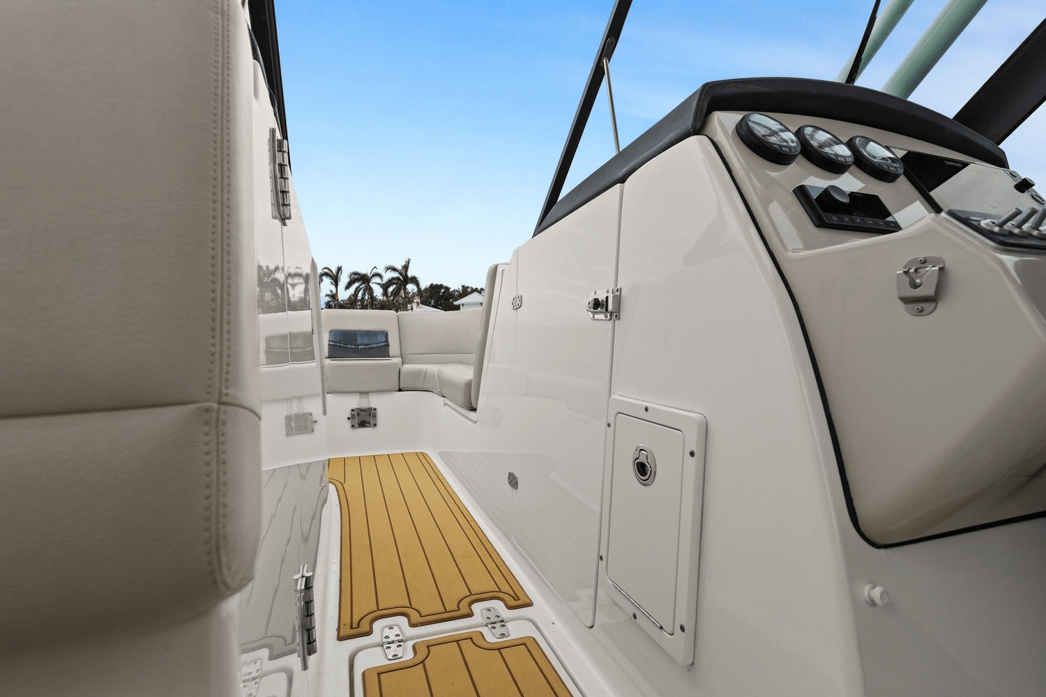 Slide: The Image of Boston Whaler 270 VANTAGE 2018 - 13