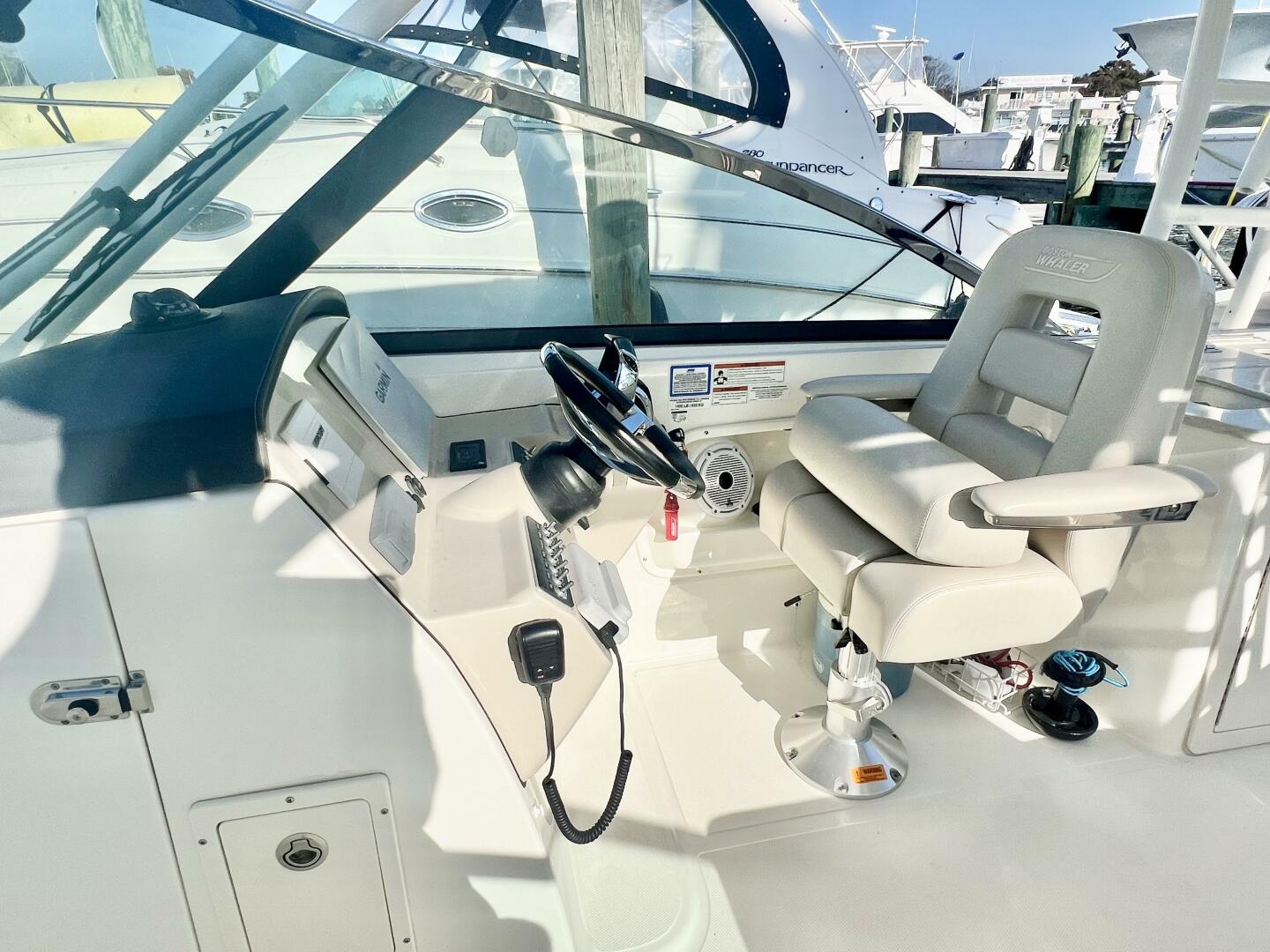 Slide: The Image of Boston Whaler 270 Vantage 2019 - 4820298