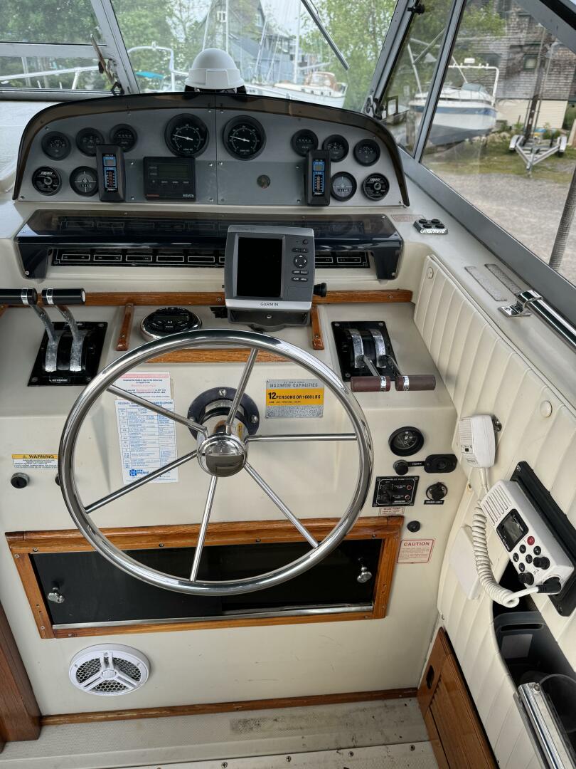 Slide: The Image of Boston Whaler 27 FC 1987 - 4449816