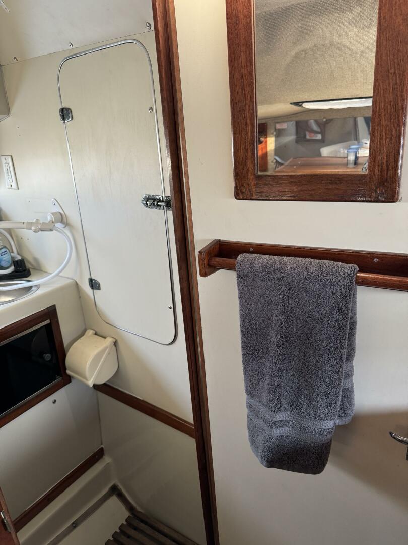 Slide: The Image of Boston Whaler 27 FC 1987 - 4449817