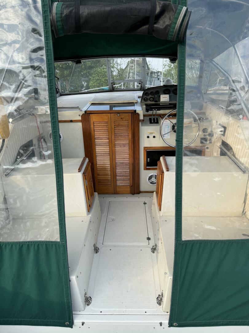 Slide: The Image of Boston Whaler 27 FC 1987 - 4449821